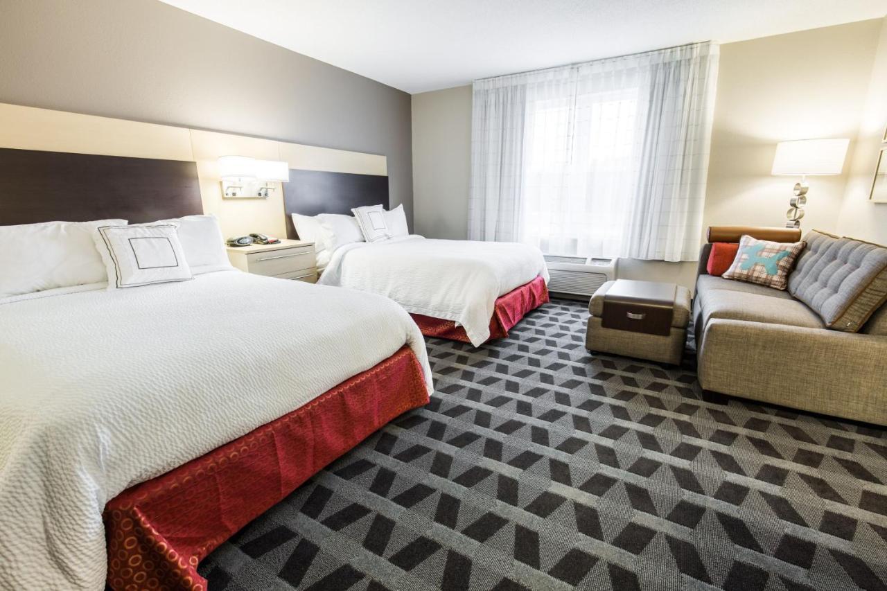 Towneplace Suites By Marriott Гилфорд Экстерьер фото