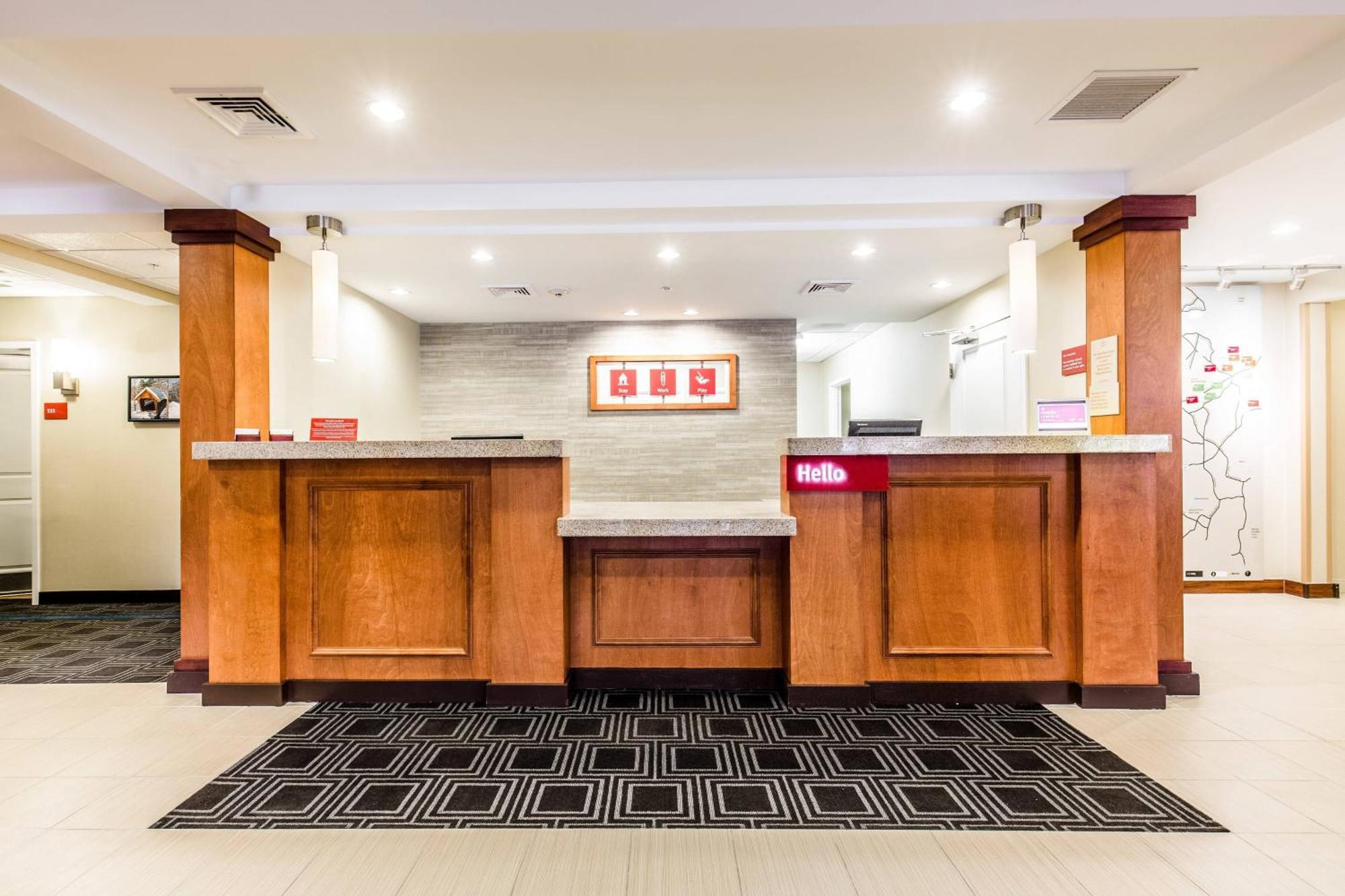 Towneplace Suites By Marriott Гилфорд Экстерьер фото
