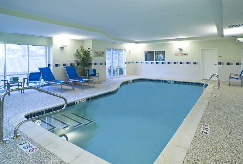 Towneplace Suites By Marriott Гилфорд Экстерьер фото